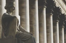 Bourse de Paris: les investisseurs enjambent la crise politique