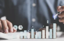 Dorval AM investit dans les actions et le cash