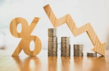 Immobilier: les taux de crédit commencent à baisser mais les acheteurs restent rares