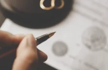 Transmission : faut-il changer de contrat de mariage après 60 ans?