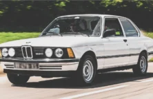 Investir dans une voiture de collection : BMW E21, série 3, le plaisir de conduire rétro
