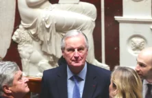 Motion de censure : la Bourse de Paris tente de résister à une crise politique inédite