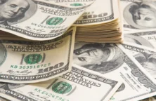 Marchés : les investisseurs se méfient du dollar américain