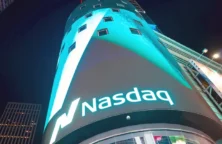 Wall ouvre en hausse, portée par un apaisement du climat commercial