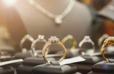 Bijoux en or : faut-il vendre ou acheter ?